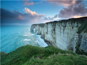 execute、executeUpdate、executeQuery三者的区别